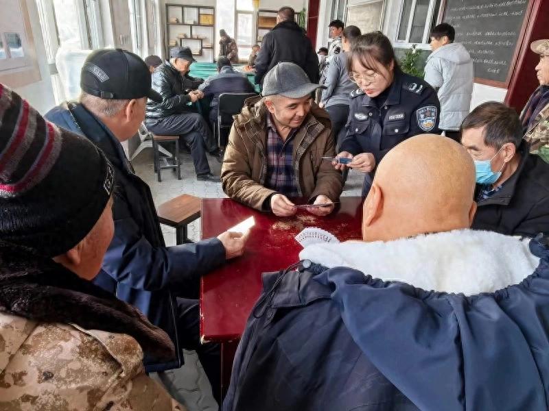 以牌为媒学法律_法治扑克趣味赛_gg扑克赛事活动