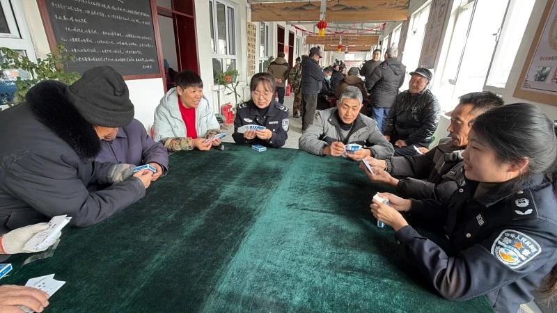 gg扑克赛事活动_法治扑克趣味赛_以牌为媒学法律