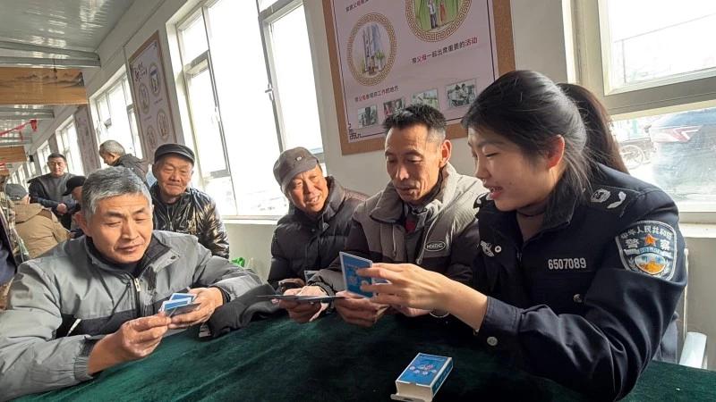 gg扑克赛事活动_以牌为媒学法律_法治扑克趣味赛